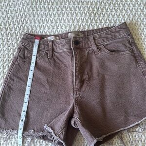 Women’s Universal Thread shorts